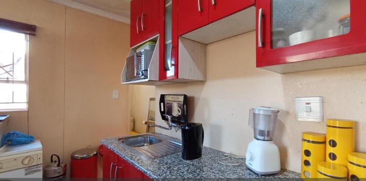 2 Bedroom Property for Sale in Fleurhof Gauteng