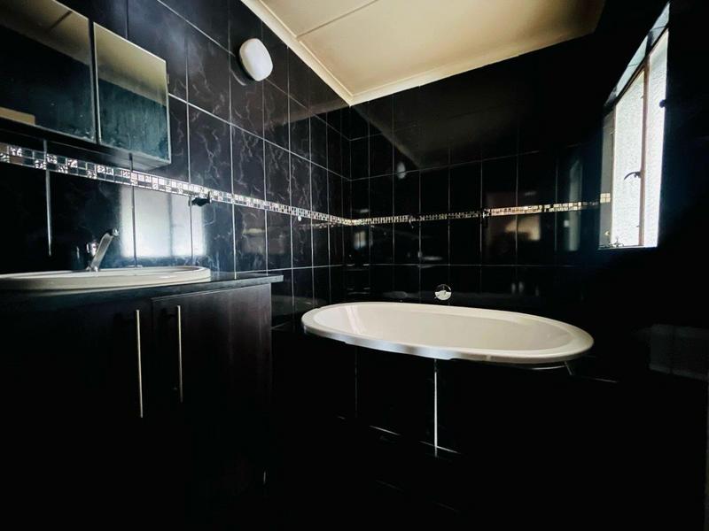 5 Bedroom Property for Sale in Elsburg Gauteng
