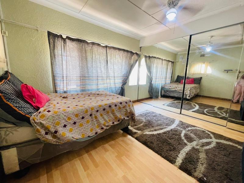 To Let 4 Bedroom Property for Rent in Lambton Gauteng