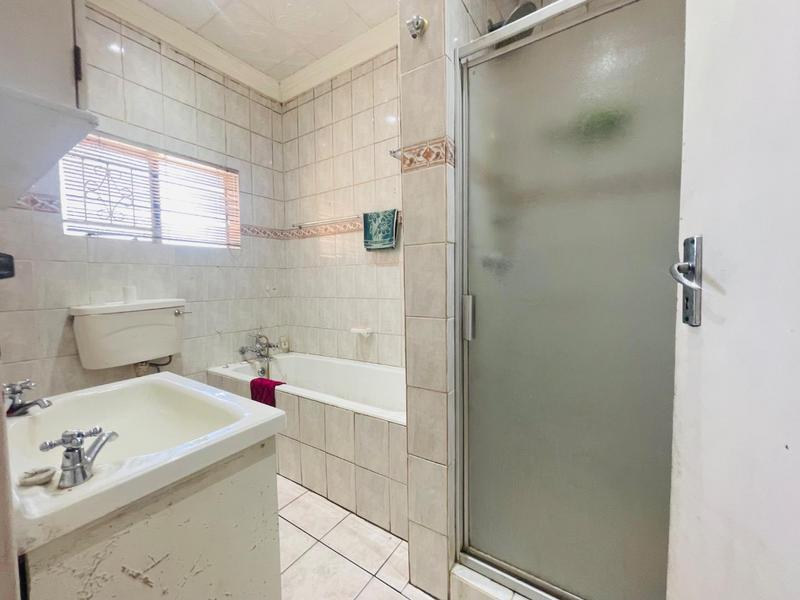 To Let 4 Bedroom Property for Rent in Lambton Gauteng
