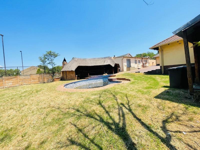 To Let 4 Bedroom Property for Rent in Lambton Gauteng