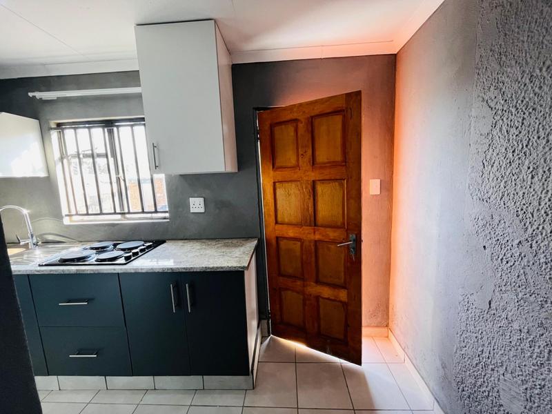 To Let 1 Bedroom Property for Rent in Primrose Gauteng