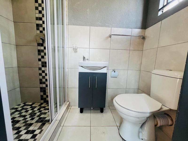 To Let 1 Bedroom Property for Rent in Primrose Gauteng