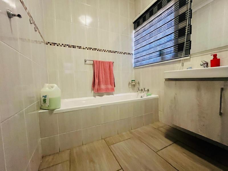 To Let 3 Bedroom Property for Rent in Birchleigh Gauteng