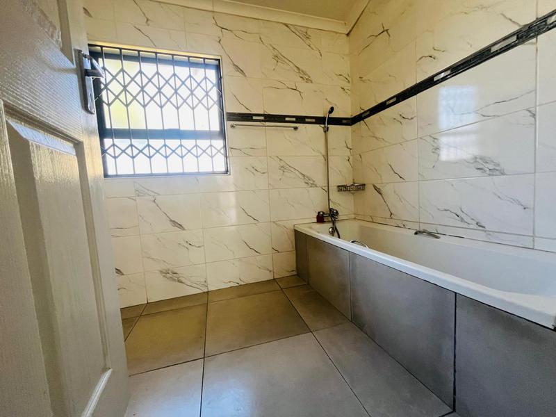 To Let 3 Bedroom Property for Rent in Birchleigh Gauteng