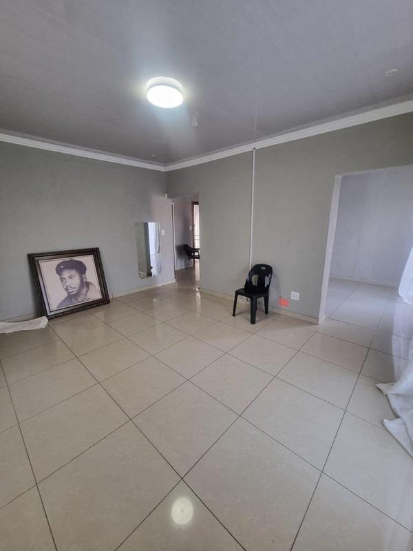 To Let 3 Bedroom Property for Rent in Esther Park Gauteng