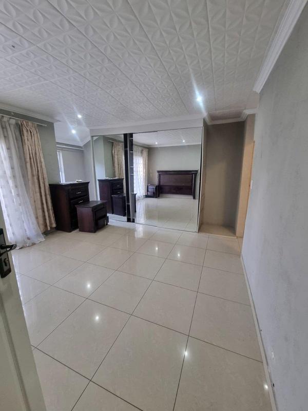 To Let 3 Bedroom Property for Rent in Esther Park Gauteng