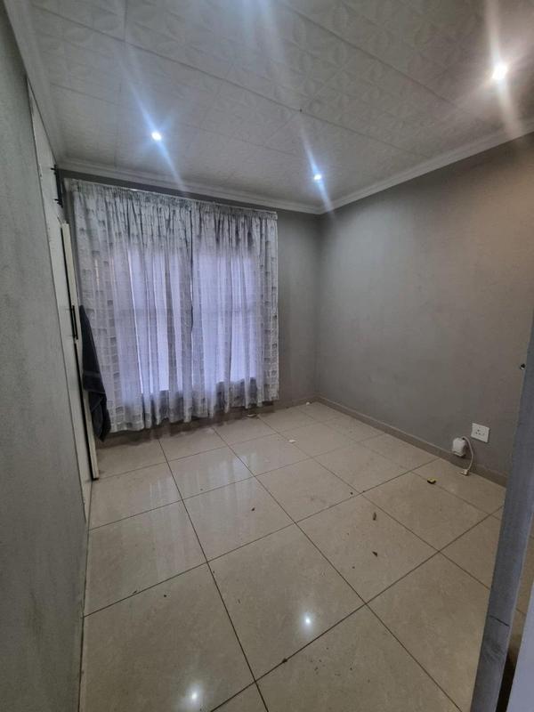 To Let 3 Bedroom Property for Rent in Esther Park Gauteng