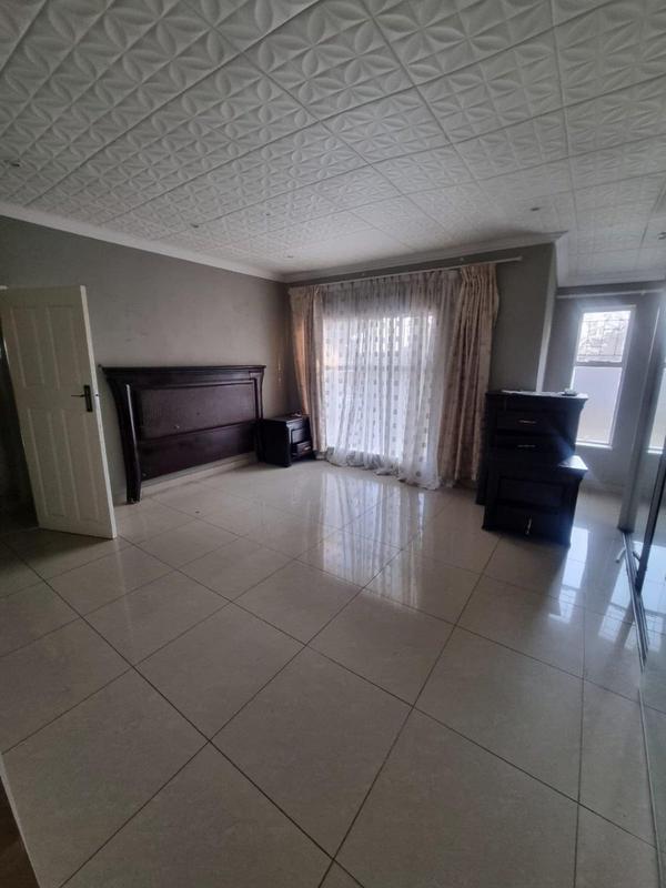 To Let 3 Bedroom Property for Rent in Esther Park Gauteng