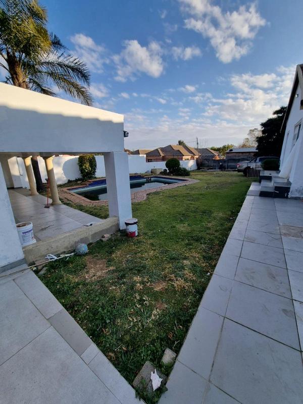 To Let 3 Bedroom Property for Rent in Esther Park Gauteng