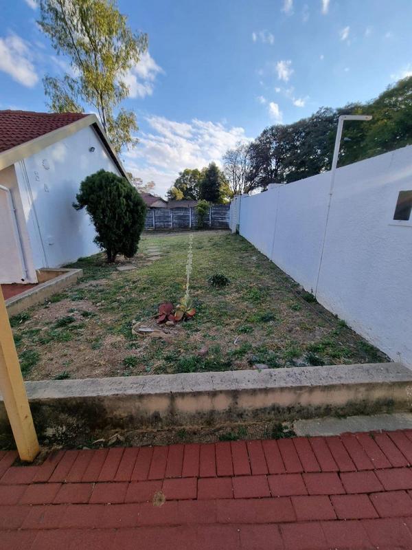 To Let 3 Bedroom Property for Rent in Esther Park Gauteng