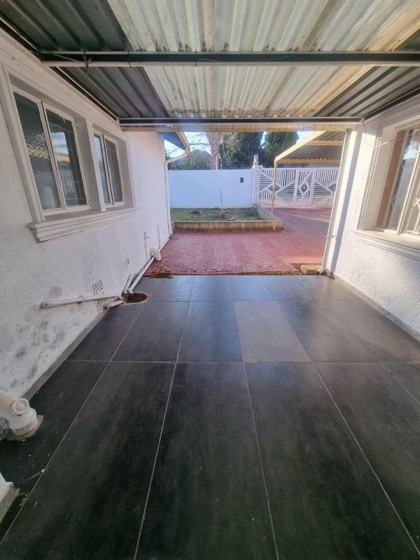 To Let 3 Bedroom Property for Rent in Esther Park Gauteng