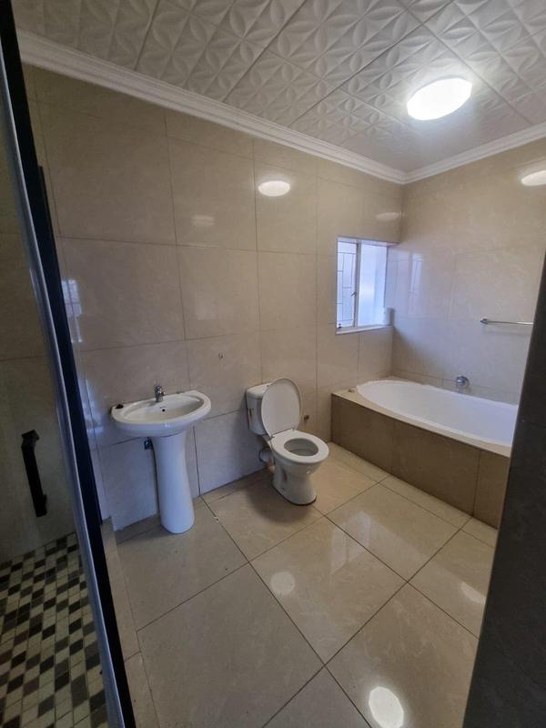 To Let 3 Bedroom Property for Rent in Esther Park Gauteng