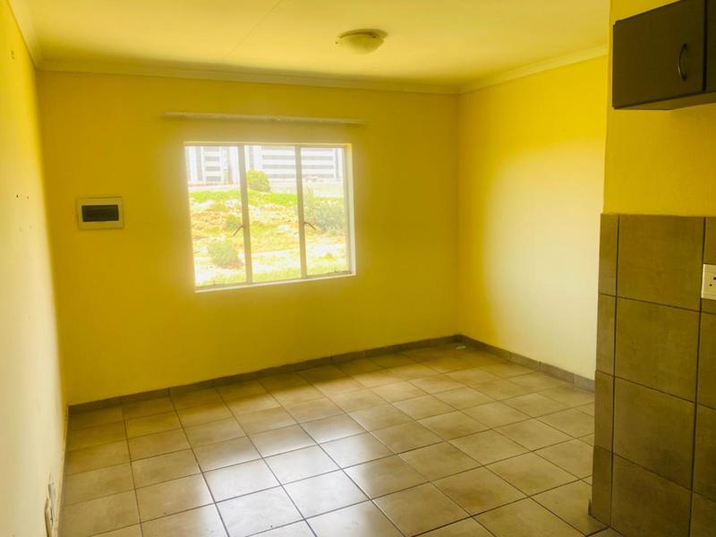 To Let 2 Bedroom Property for Rent in Fleurhof Gauteng