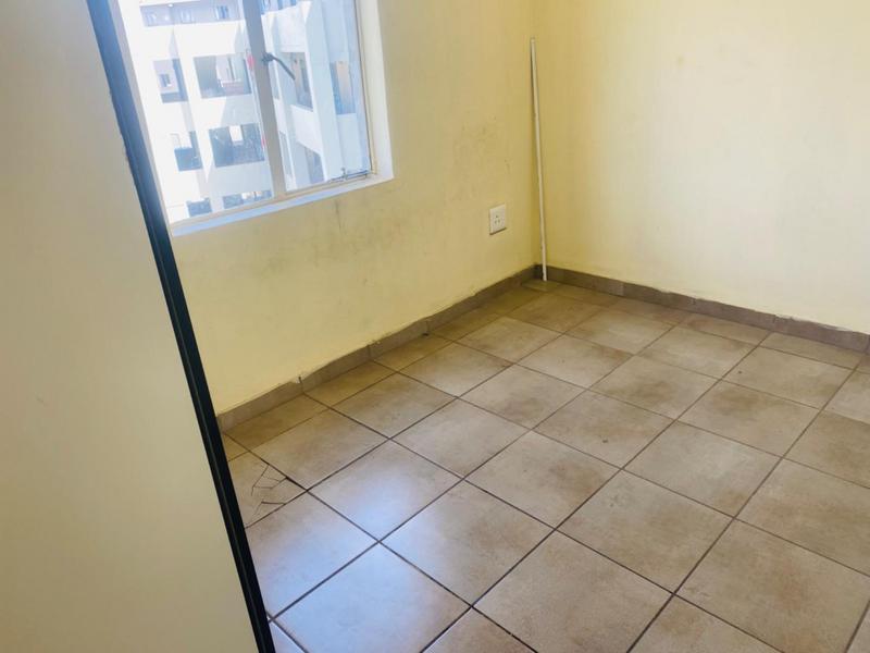 To Let 2 Bedroom Property for Rent in Fleurhof Gauteng