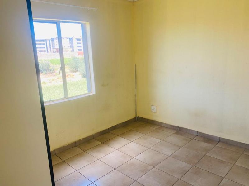 To Let 2 Bedroom Property for Rent in Fleurhof Gauteng