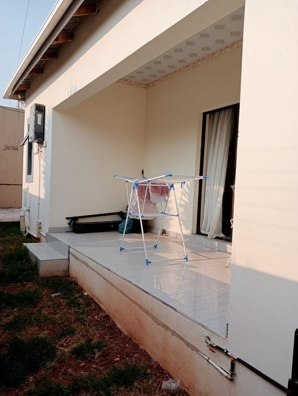 To Let 1 Bedroom Property for Rent in Florida Gauteng