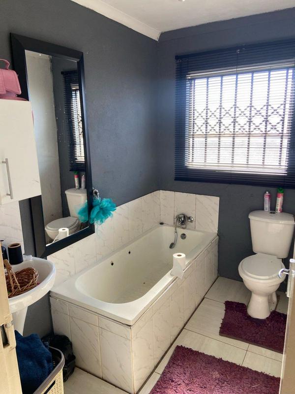 To Let 3 Bedroom Property for Rent in Blue Hills Country Estate Gauteng