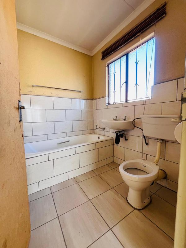 To Let 3 Bedroom Property for Rent in Vosloorus Ext 6 Gauteng