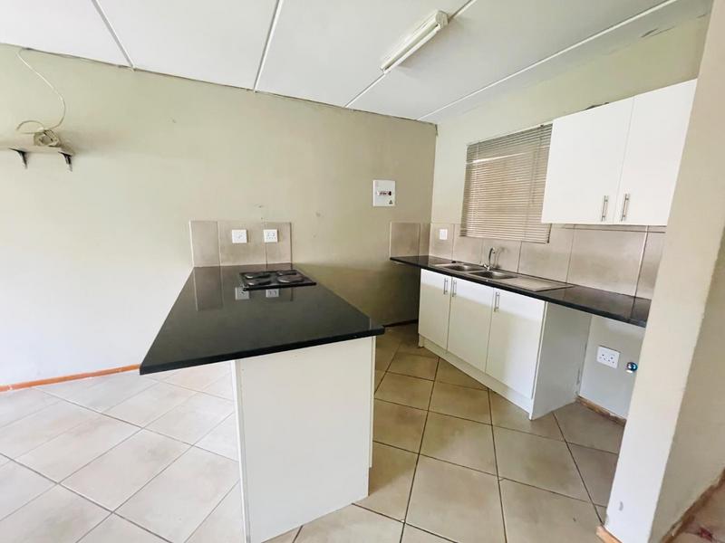 2 Bedroom Property for Sale in Albertsdal Gauteng