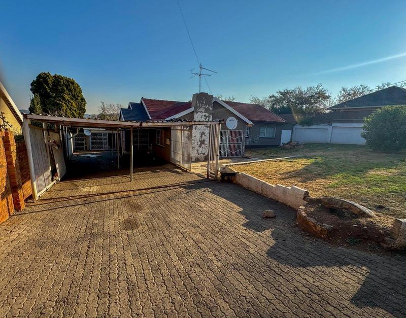 4 Bedroom Property for Sale in South Crest Gauteng