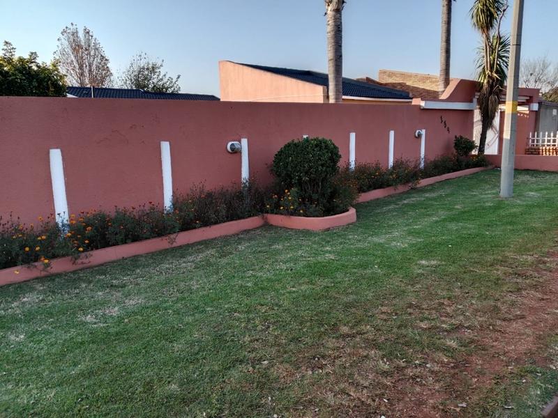 3 Bedroom Property for Sale in Dawn Park Gauteng
