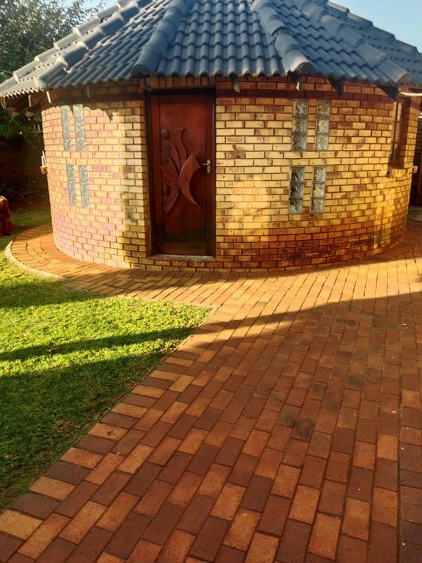 3 Bedroom Property for Sale in Dawn Park Gauteng