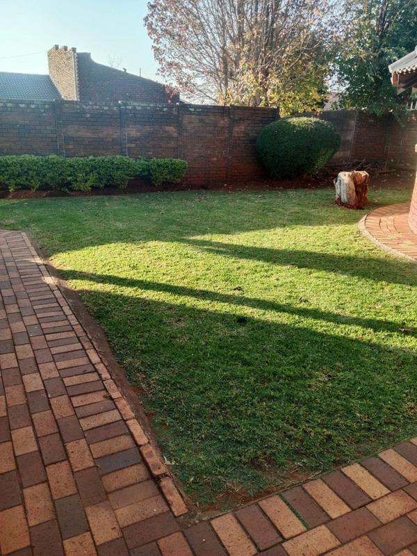 3 Bedroom Property for Sale in Dawn Park Gauteng
