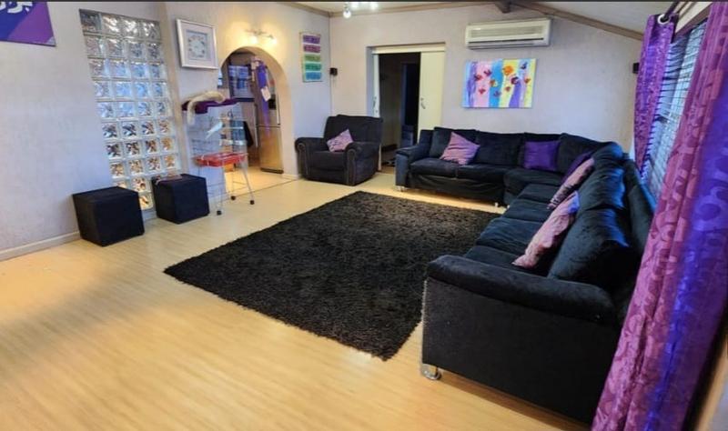 5 Bedroom Property for Sale in Laudium Gauteng