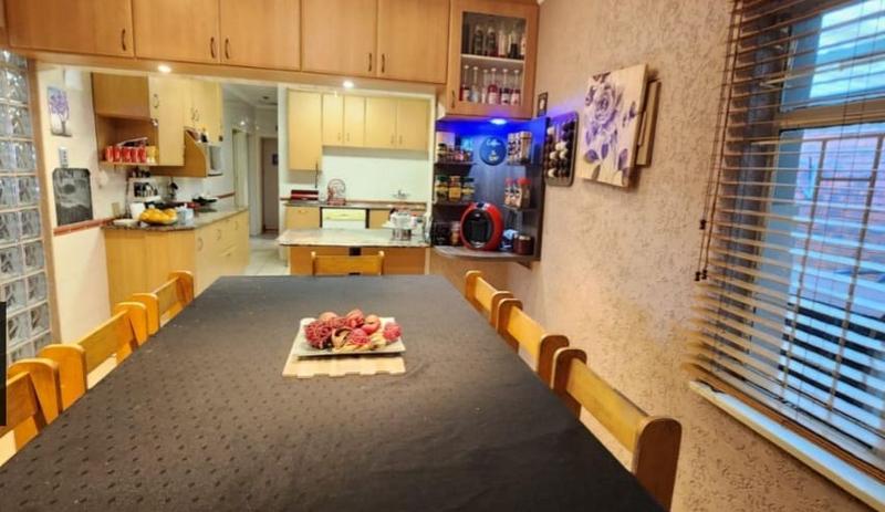 5 Bedroom Property for Sale in Laudium Gauteng