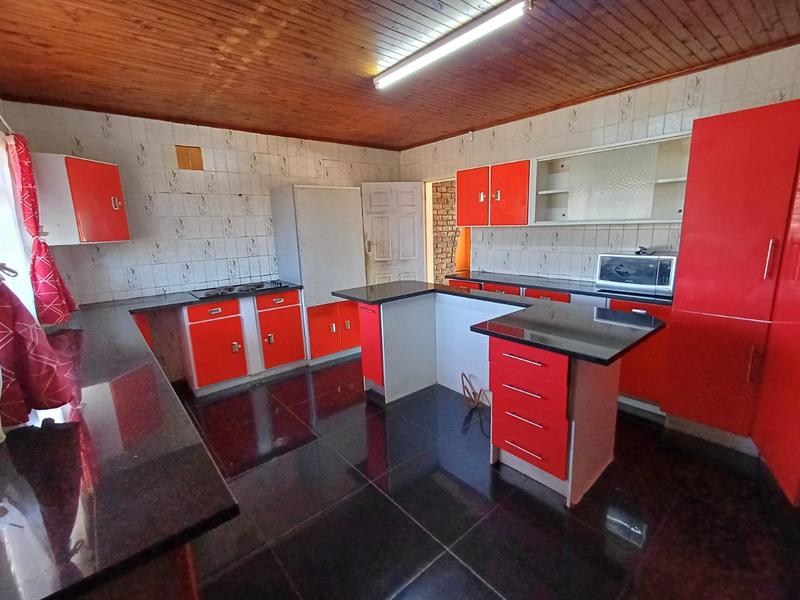 7 Bedroom Property for Sale in Laudium Gauteng