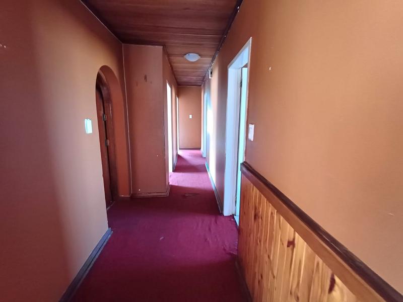 7 Bedroom Property for Sale in Laudium Gauteng