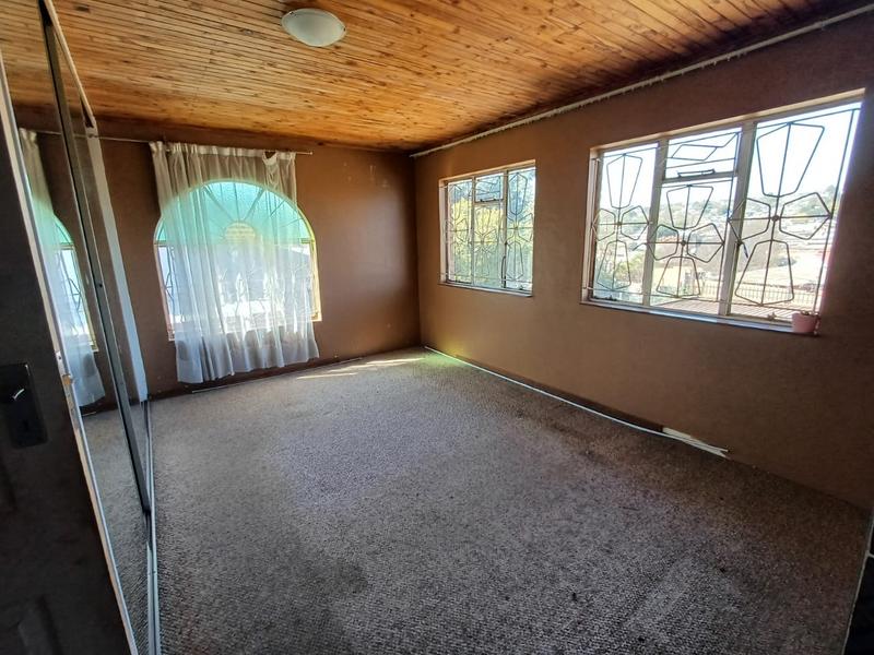 7 Bedroom Property for Sale in Laudium Gauteng