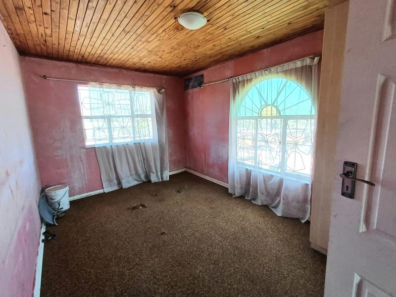 7 Bedroom Property for Sale in Laudium Gauteng