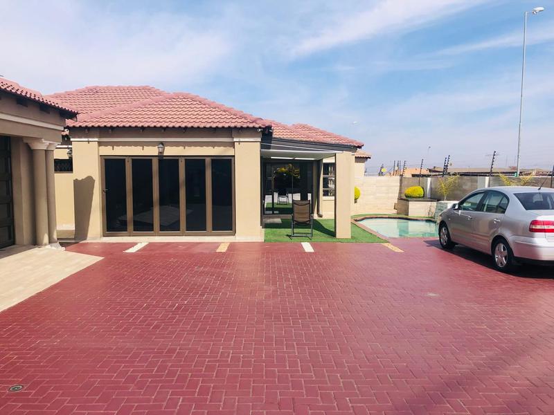 3 Bedroom Property for Sale in Soshanguve VV Gauteng