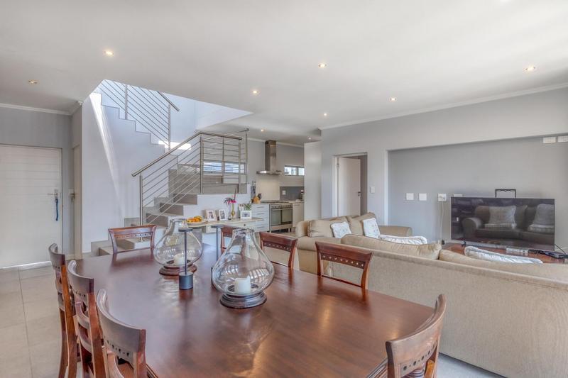 2 Bedroom Property for Sale in Melrose North Gauteng