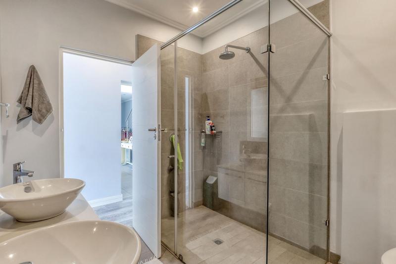 2 Bedroom Property for Sale in Melrose North Gauteng