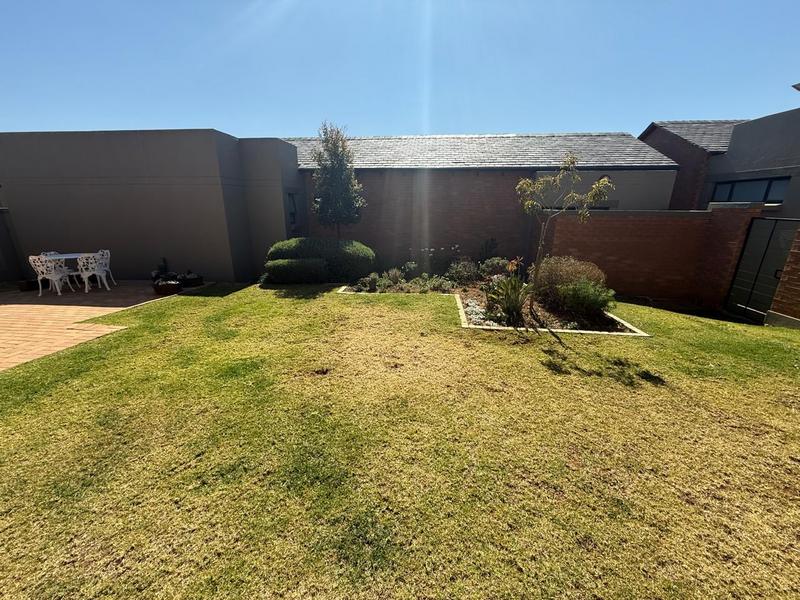 To Let 2 Bedroom Property for Rent in Retire at Midstream Gauteng