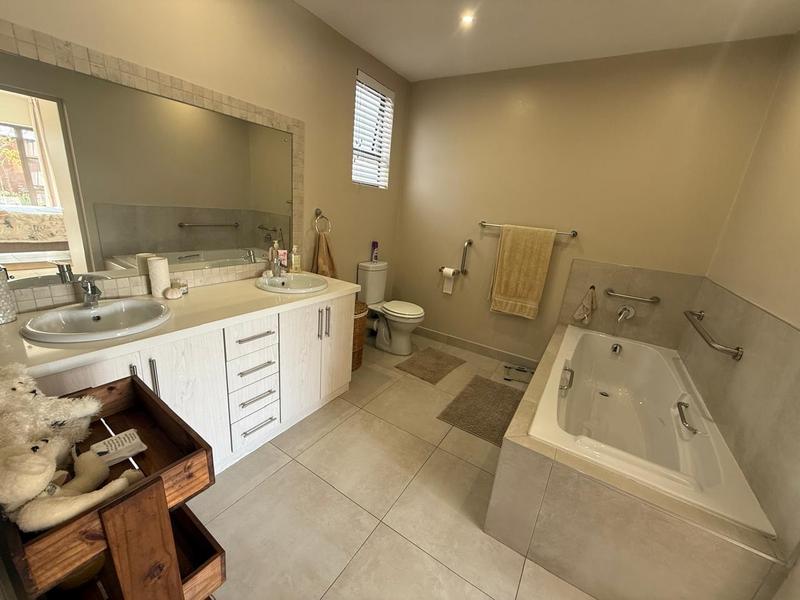 To Let 2 Bedroom Property for Rent in Retire at Midstream Gauteng