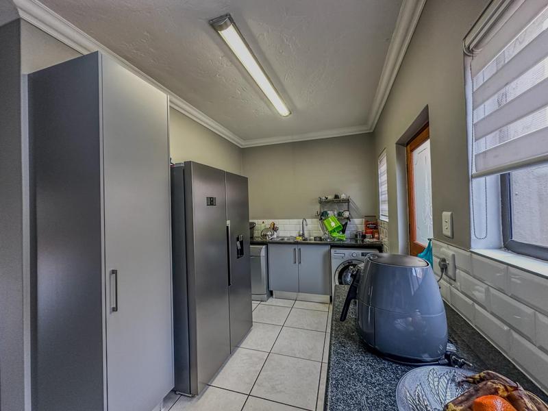 4 Bedroom Property for Sale in Midstream Estate Gauteng