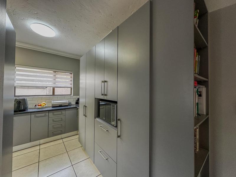 4 Bedroom Property for Sale in Midstream Estate Gauteng