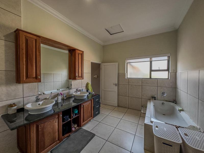 4 Bedroom Property for Sale in Midstream Estate Gauteng