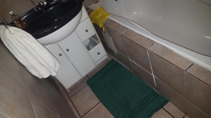 2 Bedroom Property for Sale in Malvern East Gauteng
