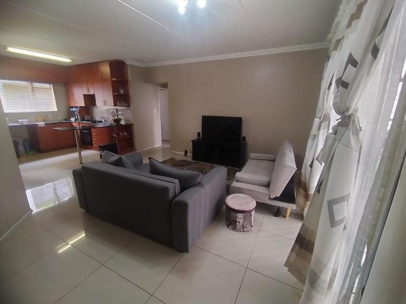 2 Bedroom Property for Sale in Bardene Gauteng