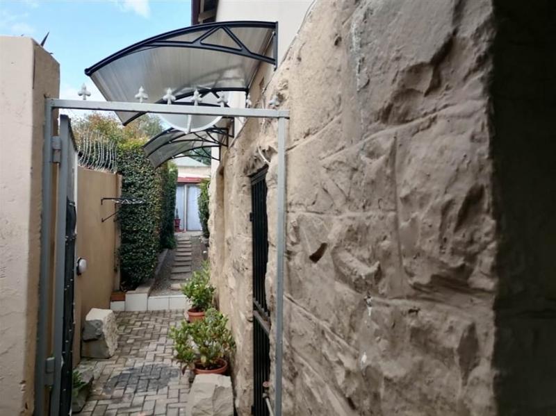 To Let 1 Bedroom Property for Rent in Kensington Gauteng