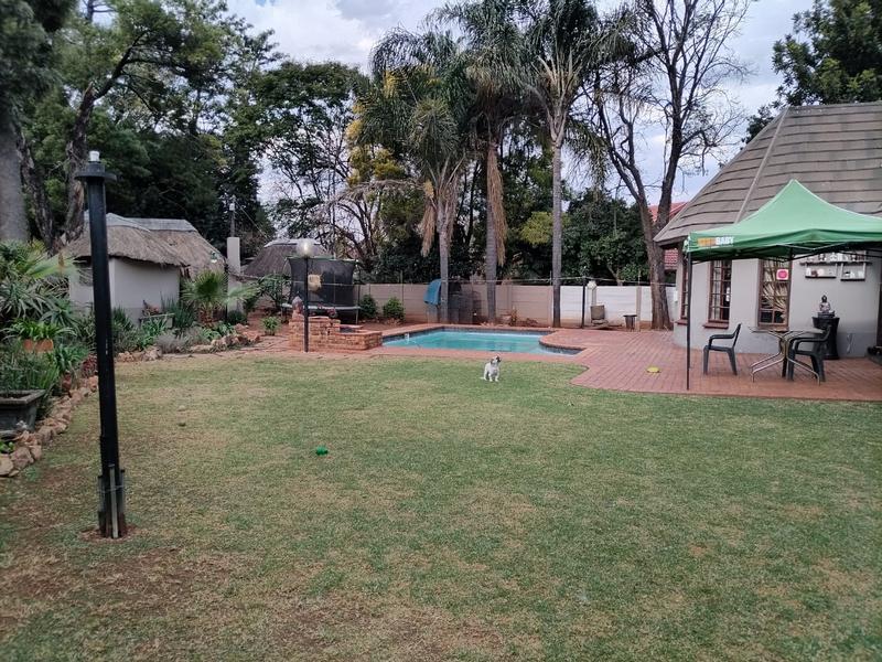 5 Bedroom Property for Sale in Zwartkop Gauteng
