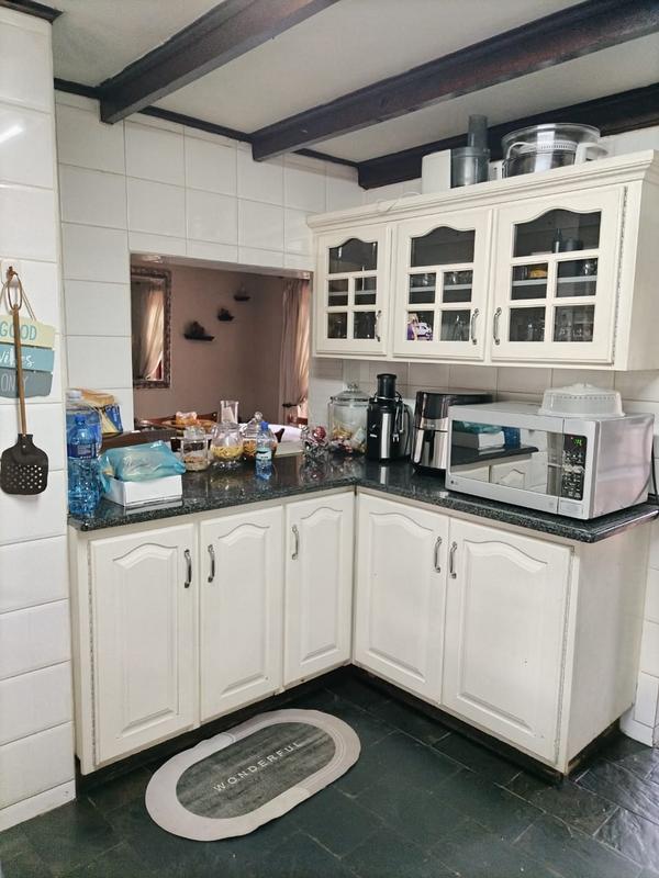 5 Bedroom Property for Sale in Zwartkop Gauteng