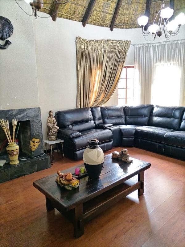 5 Bedroom Property for Sale in Zwartkop Gauteng
