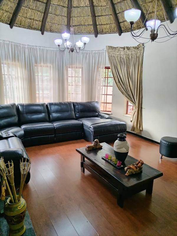 5 Bedroom Property for Sale in Zwartkop Gauteng