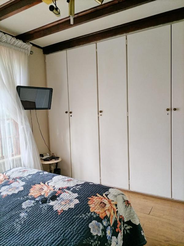 5 Bedroom Property for Sale in Zwartkop Gauteng